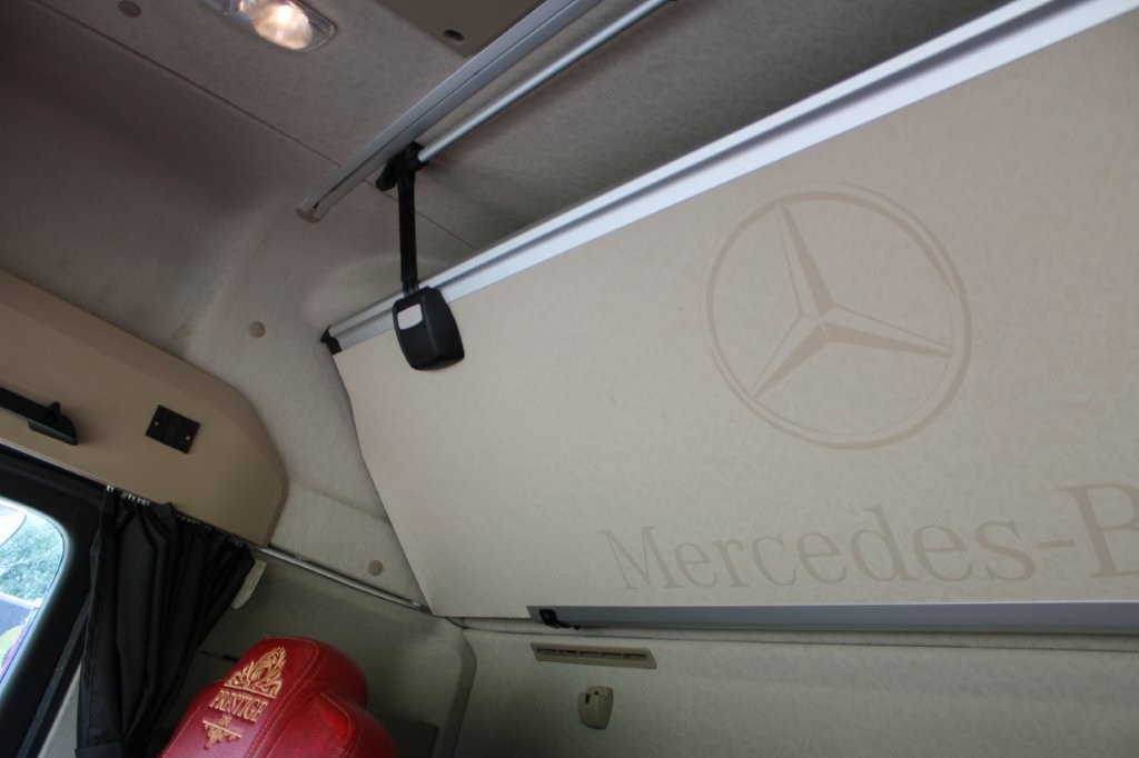 Tractor unit Mercedes-Benz ACTROS 1848, LOWDECK: picture 15