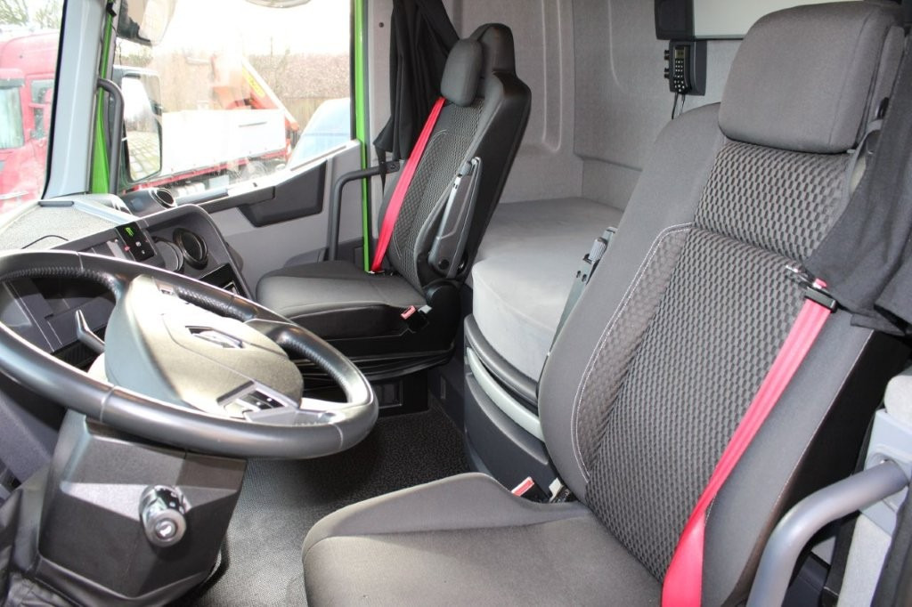 RENAULT T 440, NEZÁVISLÁ KLIMATIZACE - Tractor unit: picture 5 RENAULT T 440, NEZÁVISLÁ KLIMATIZACE - Tractor unit: picture 5