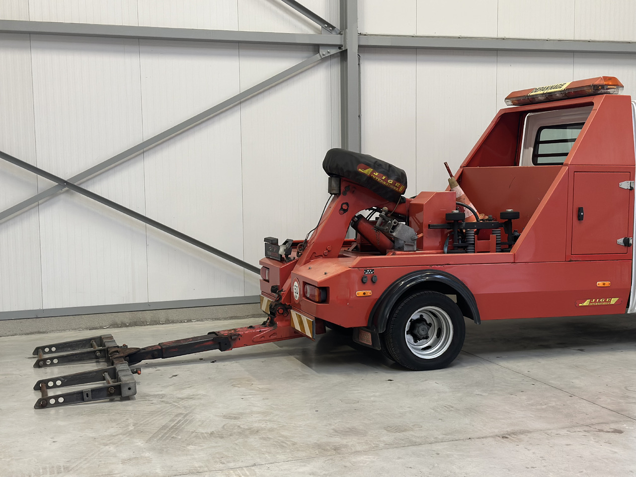 Mersedes Sprinter 413 - Tow truck: picture 5 Mersedes Sprinter 413 - Tow truck: picture 5