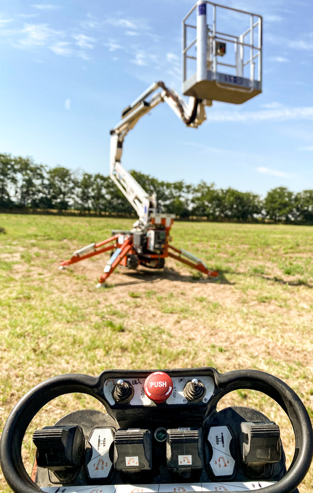 Easylift R130 - Articulated boom lift: picture 3 Easylift R130 - Articulated boom lift: picture 3