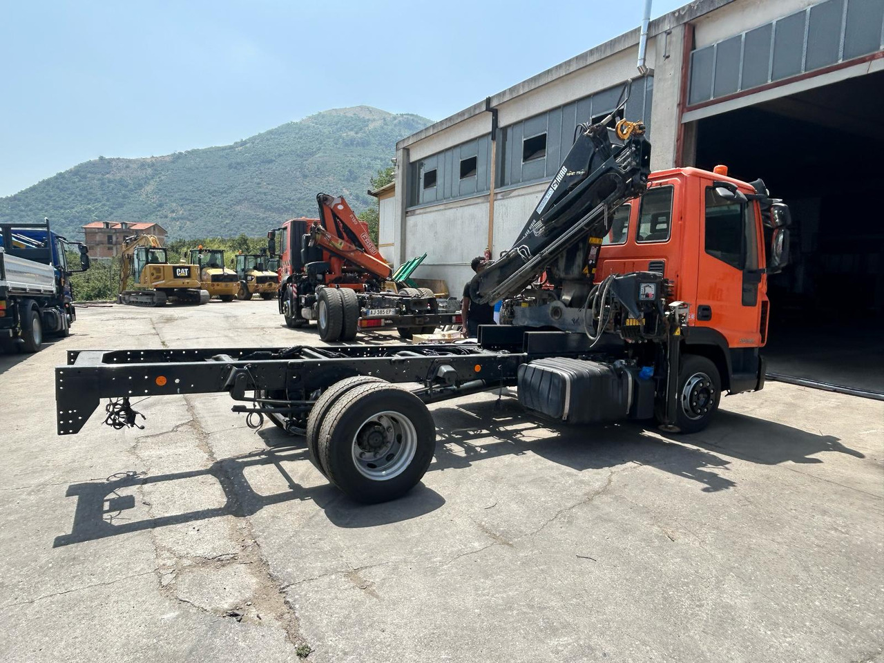 IVECO EUROCARGO 120-190L - Crane truck: picture 3 IVECO EUROCARGO 120-190L - Crane truck: picture 3