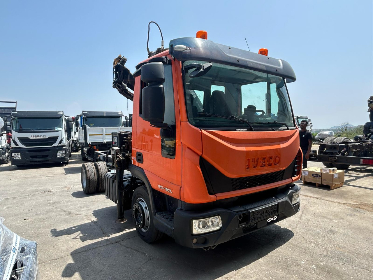 IVECO EUROCARGO 120-190L - Crane truck: picture 1 IVECO EUROCARGO 120-190L - Crane truck: picture 1