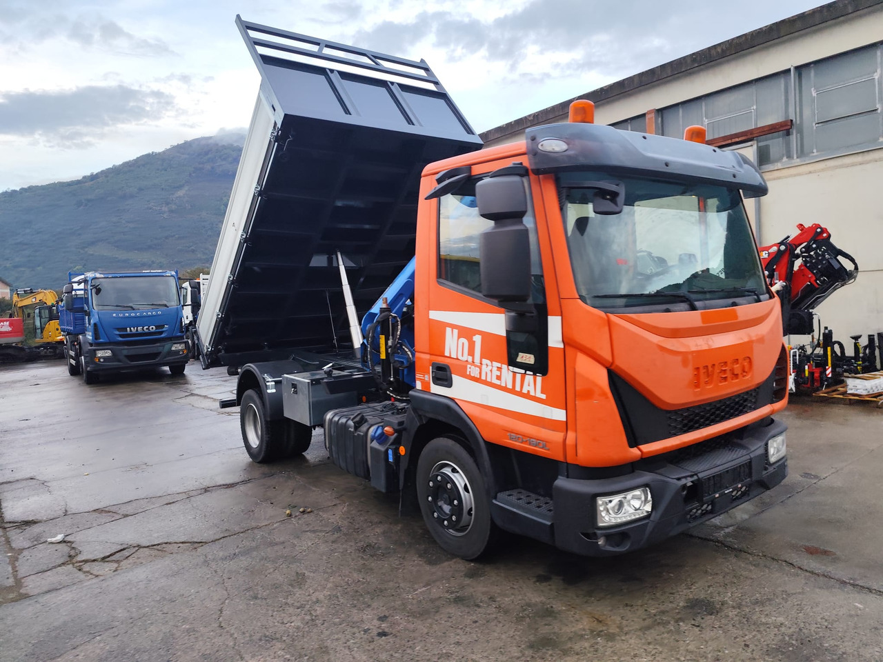IVECO EUROCARGO 120-90L - Crane truck: picture 1 IVECO EUROCARGO 120-90L - Crane truck: picture 1