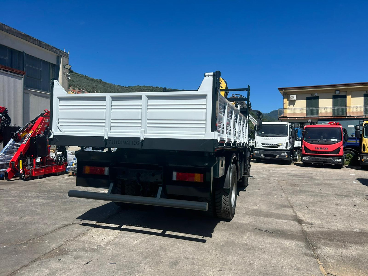 Crane truck, Tipper IVECO EUROCARGO 160E28: picture 8