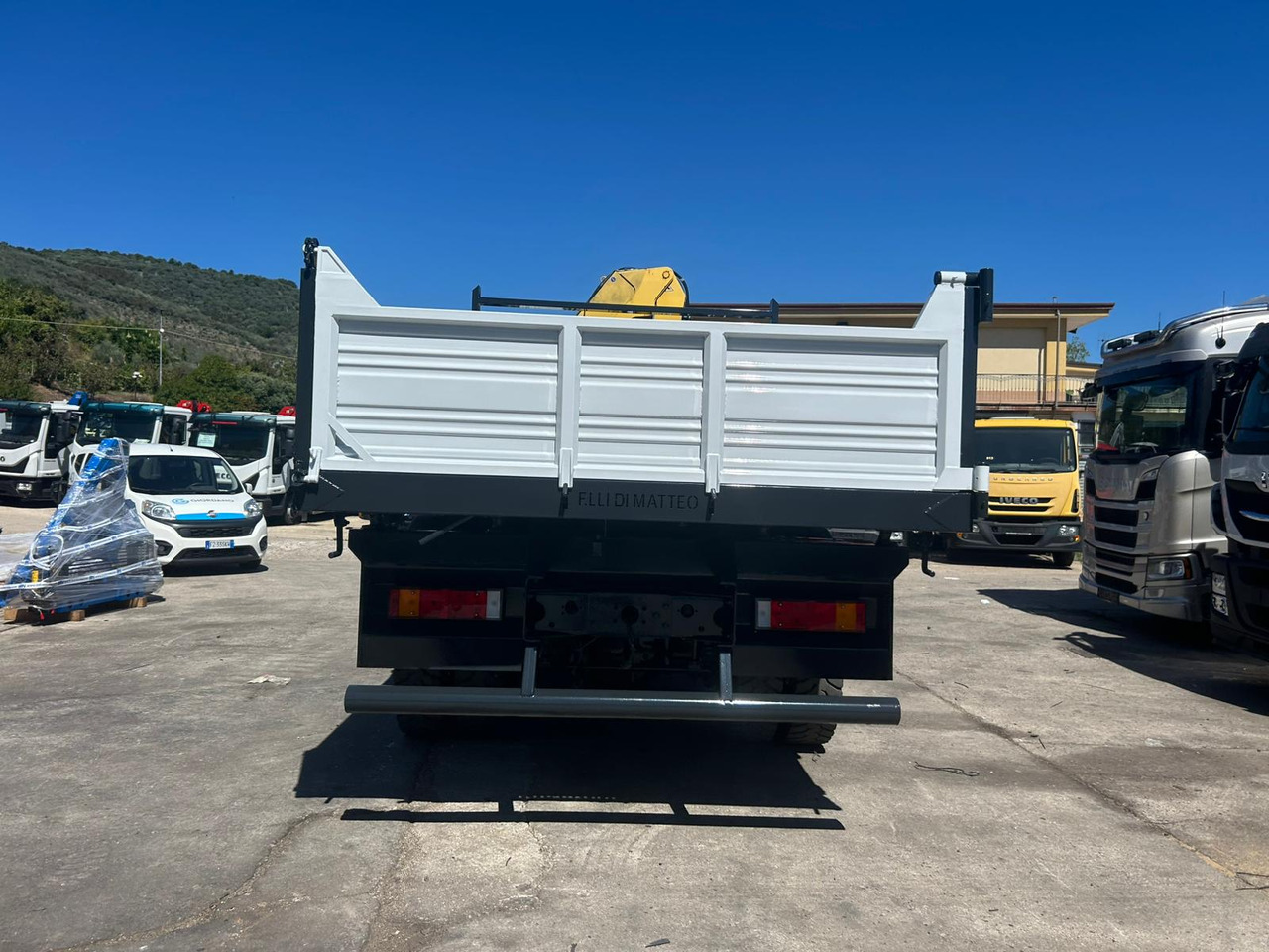 Crane truck, Tipper IVECO EUROCARGO 160E28: picture 10