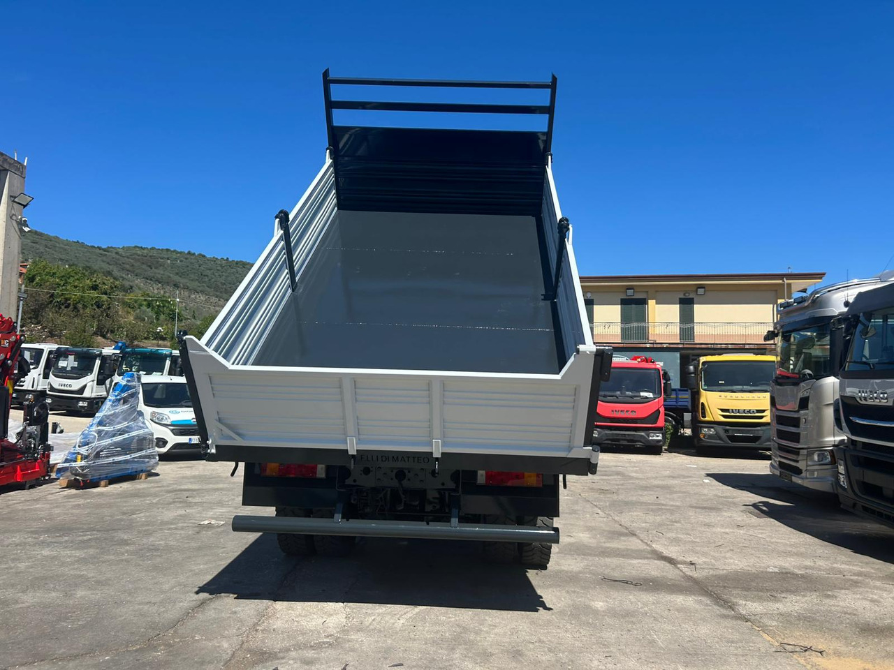 Crane truck, Tipper IVECO EUROCARGO 160E28: picture 38