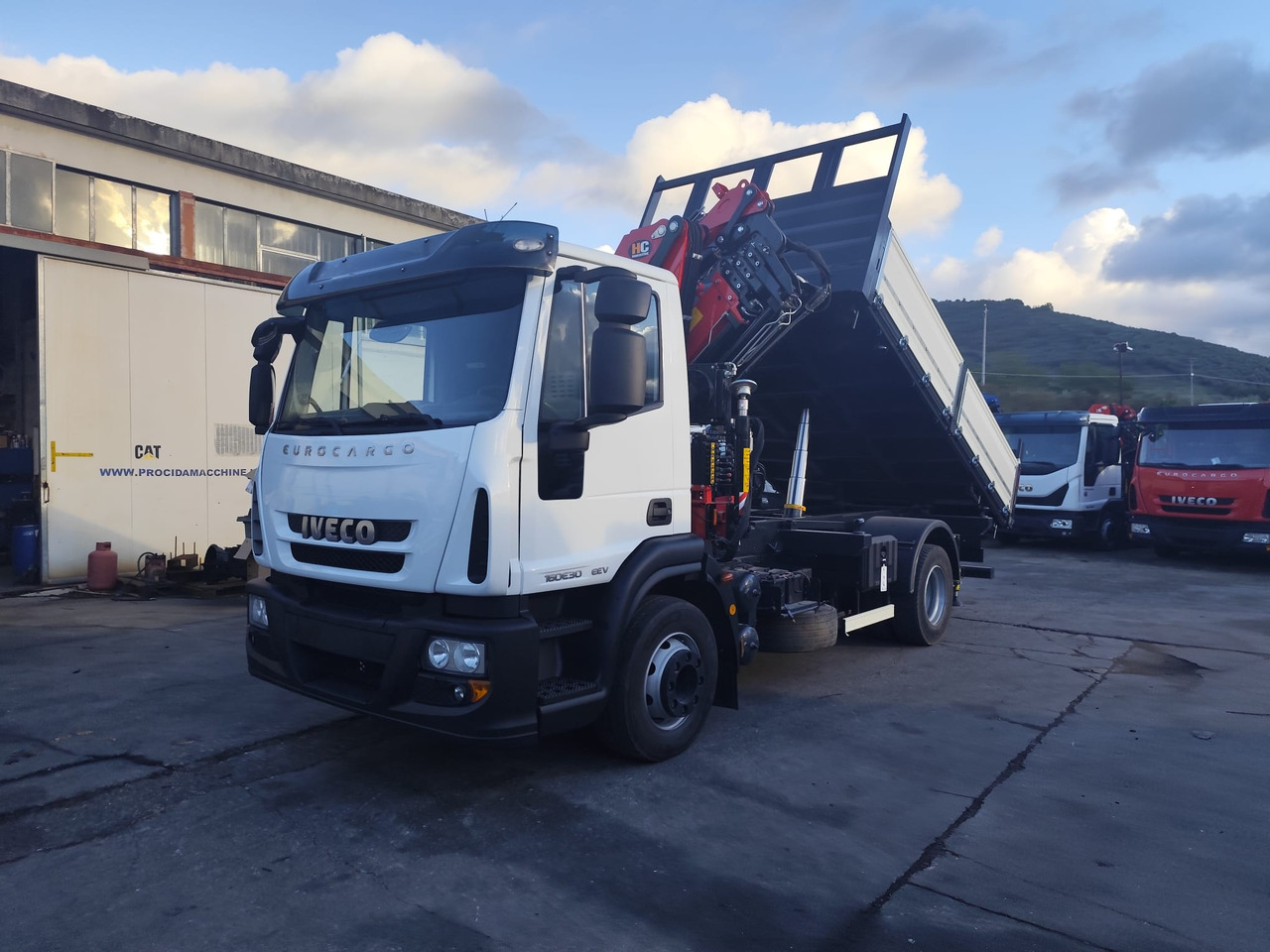 IVECO EUROCARGO 160E30 - Crane truck: picture 5 IVECO EUROCARGO 160E30 - Crane truck: picture 5