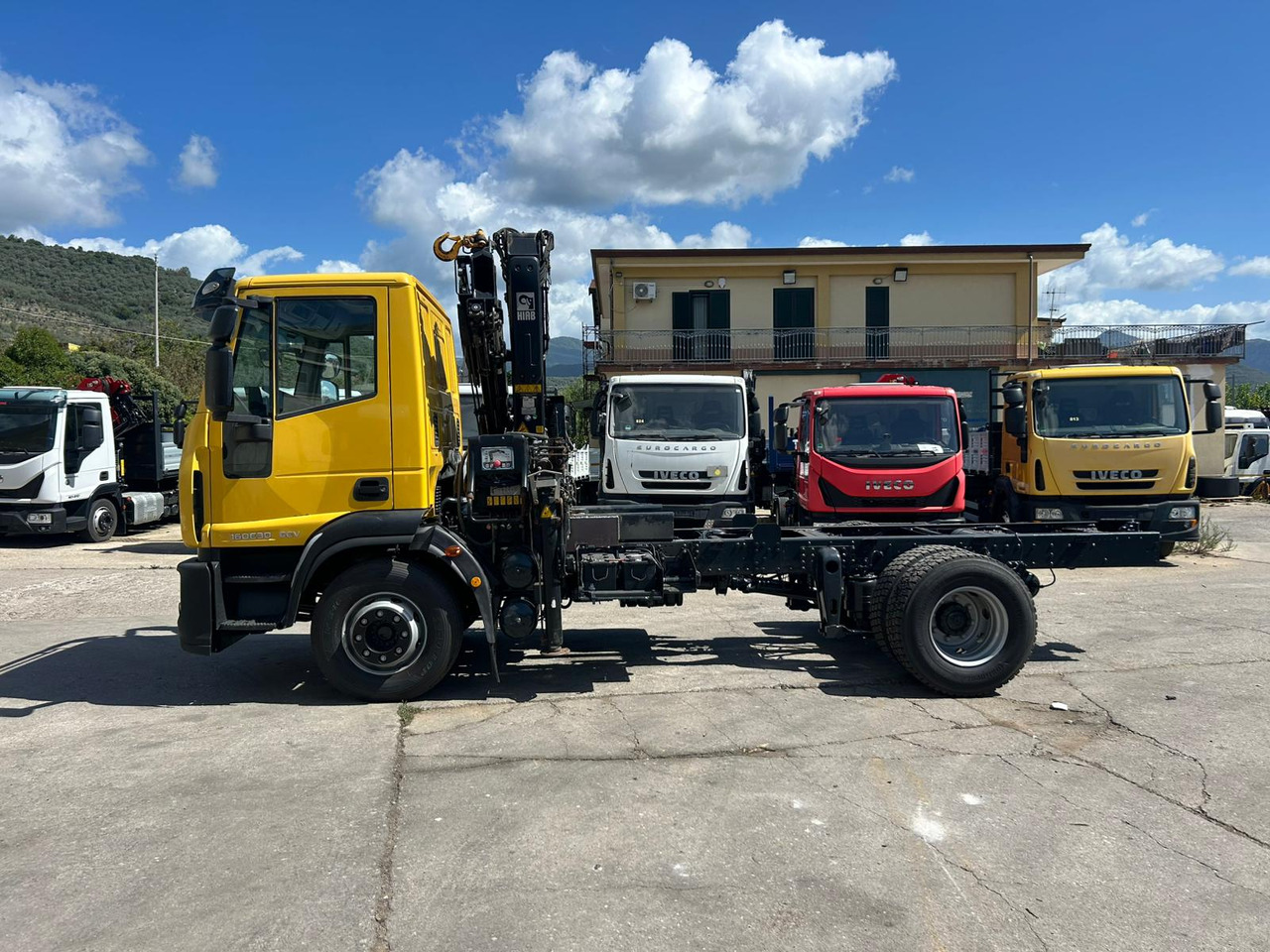 IVECO EUROCARGO 160E30 - Crane truck: picture 2 IVECO EUROCARGO 160E30 - Crane truck: picture 2