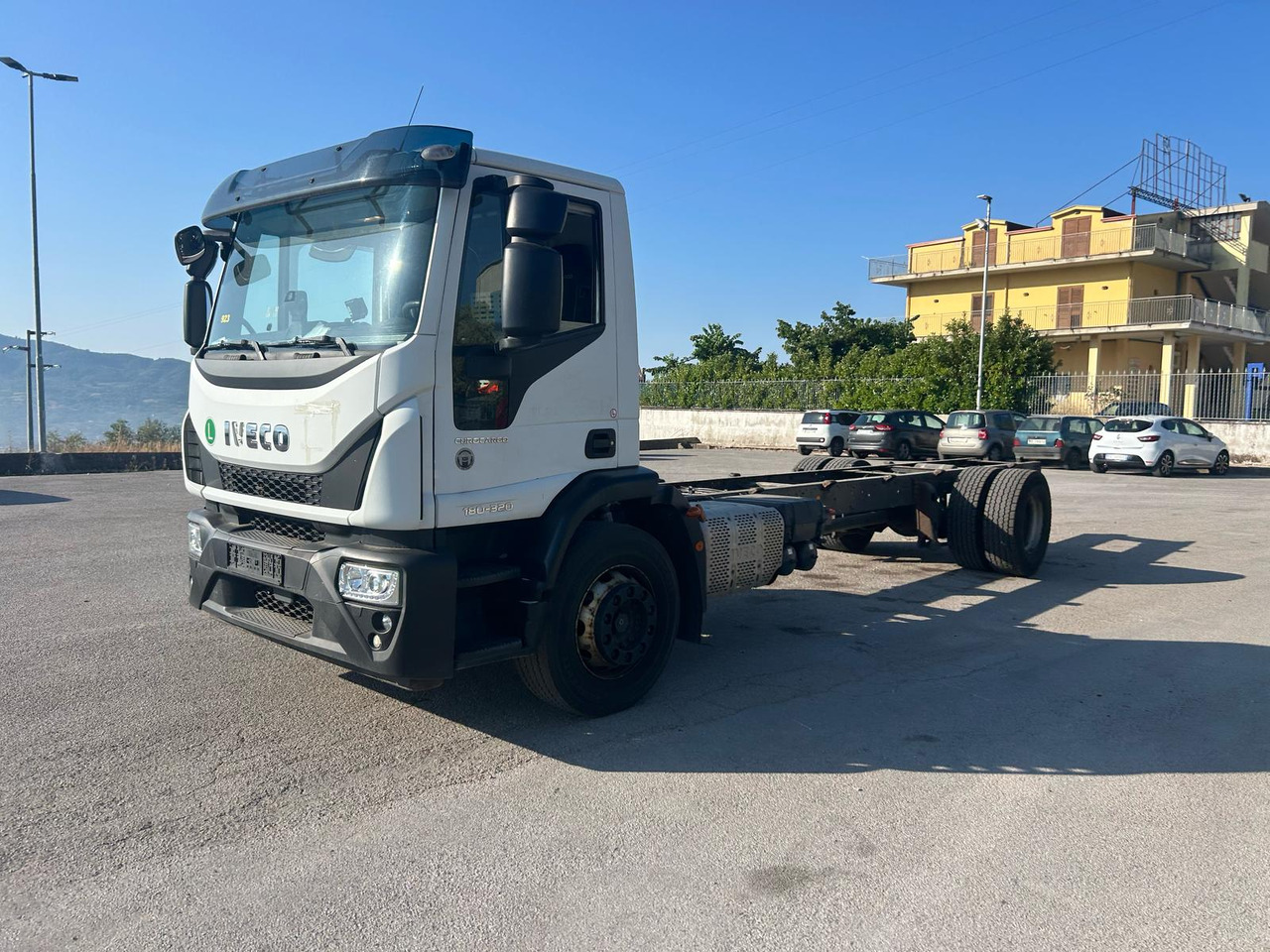 IVECO EUROCARGO 180-320 - Cab chassis truck: picture 4 IVECO EUROCARGO 180-320 - Cab chassis truck: picture 4