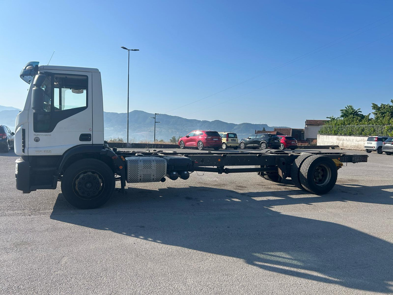 IVECO EUROCARGO 180-320 - Cab chassis truck: picture 2 IVECO EUROCARGO 180-320 - Cab chassis truck: picture 2
