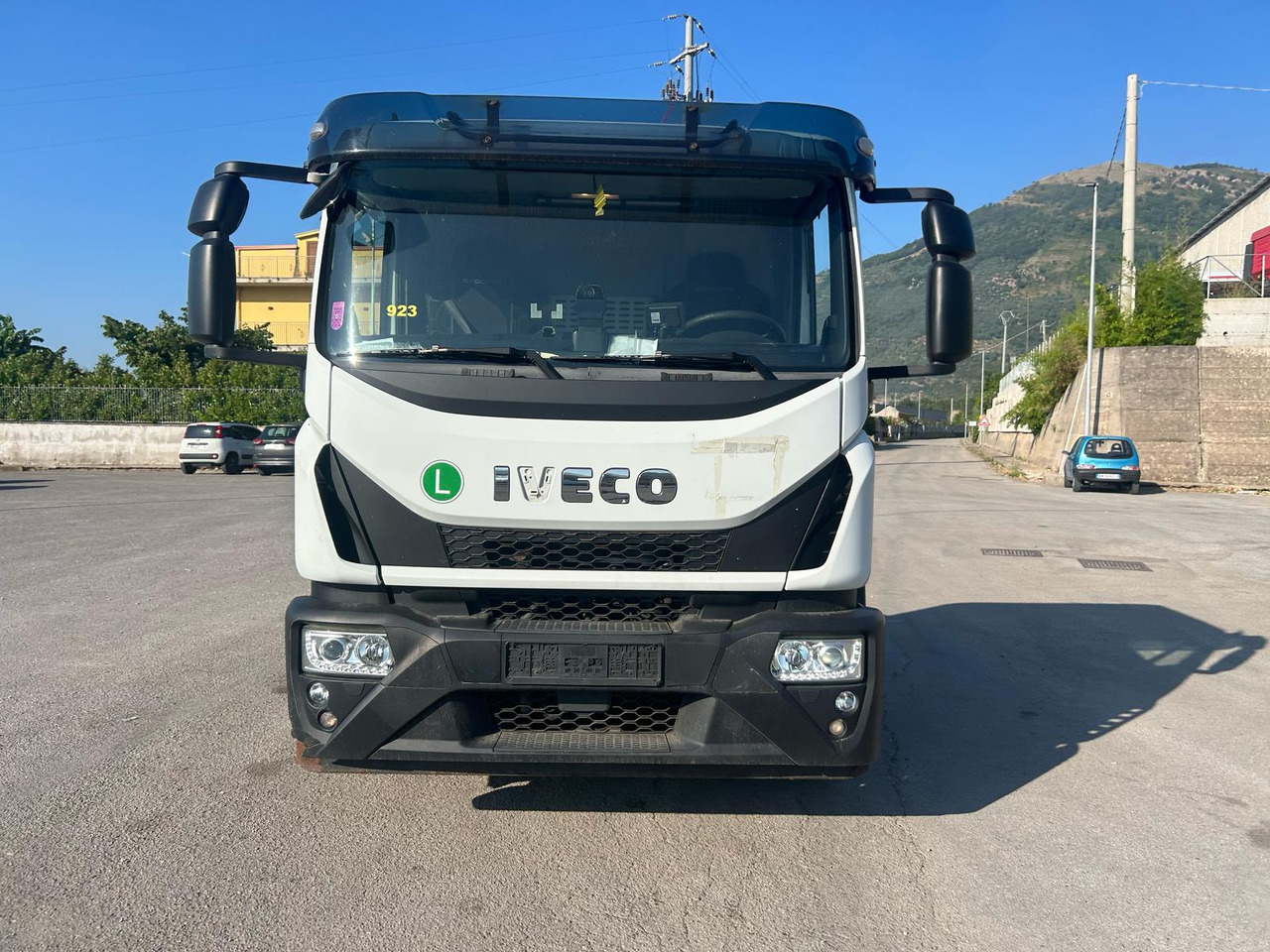 IVECO EUROCARGO 180-320 - Cab chassis truck: picture 5 IVECO EUROCARGO 180-320 - Cab chassis truck: picture 5