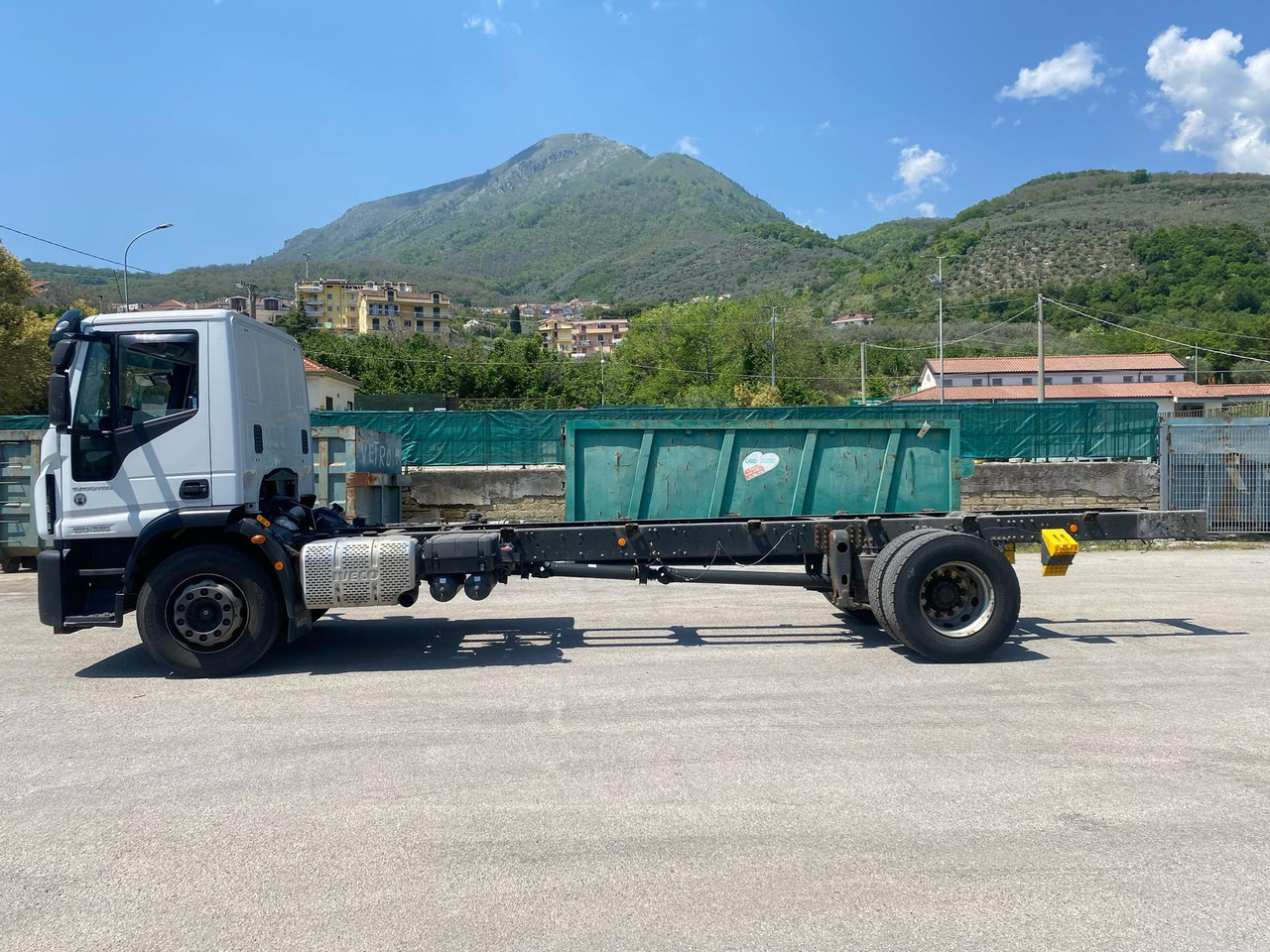 IVECO EUROCARGO 180-320 - Cab chassis truck: picture 3 IVECO EUROCARGO 180-320 - Cab chassis truck: picture 3