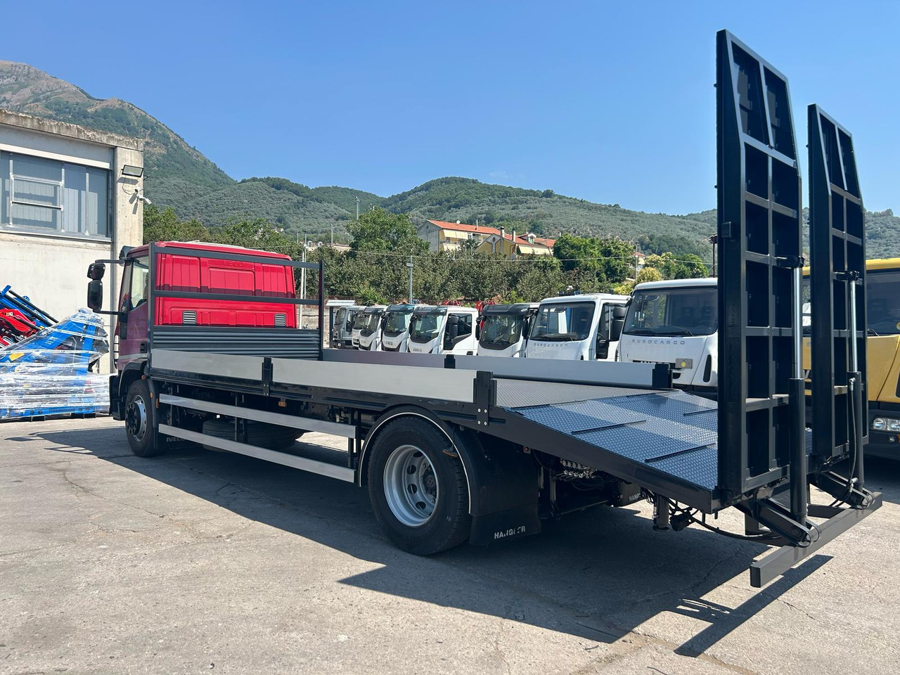 IVECO EUROCARGO 180E30 - Dropside/ Flatbed truck: picture 5 IVECO EUROCARGO 180E30 - Dropside/ Flatbed truck: picture 5
