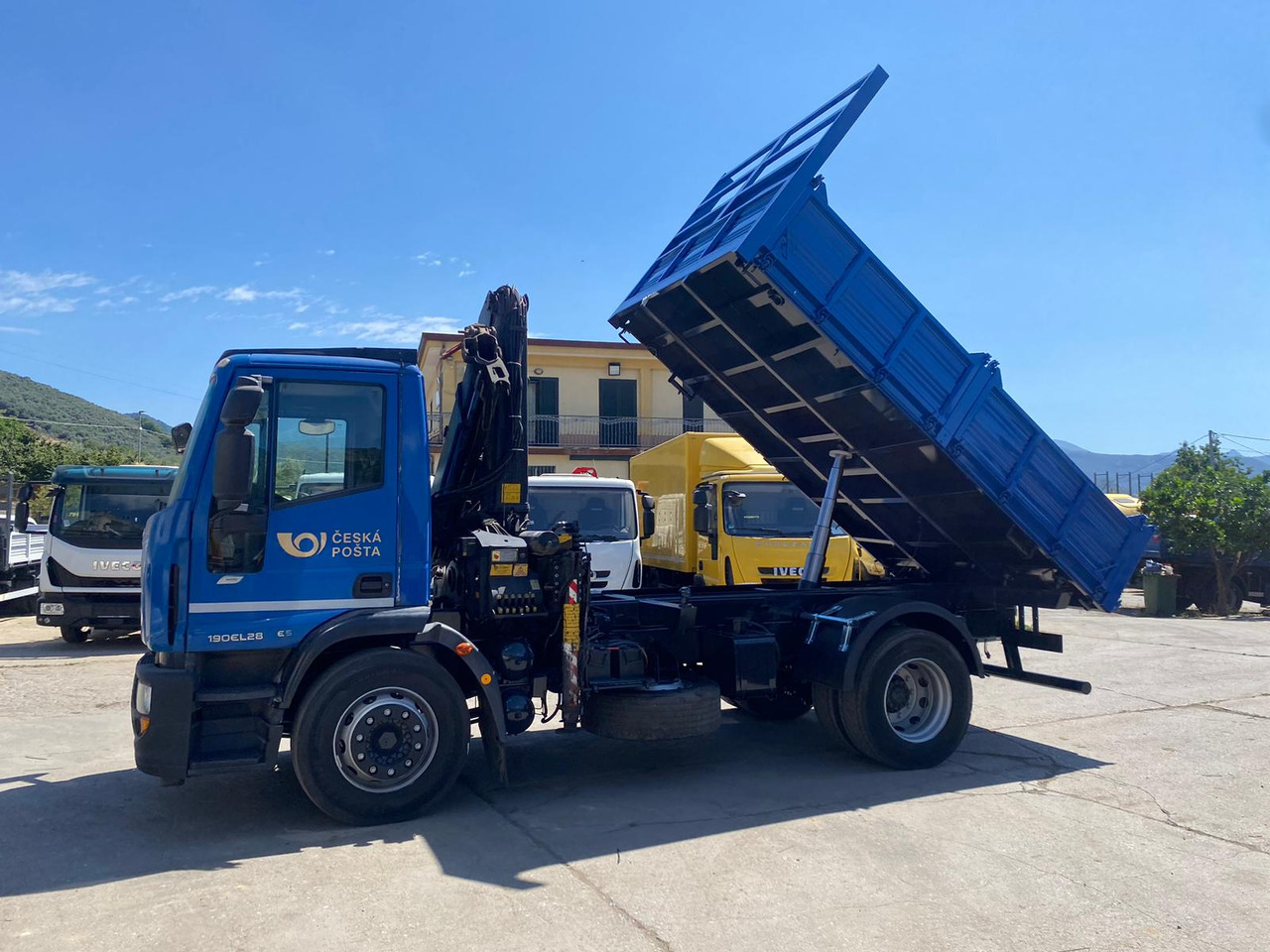 IVECO EUROCARGO 190EL28 - Crane truck: picture 4 IVECO EUROCARGO 190EL28 - Crane truck: picture 4