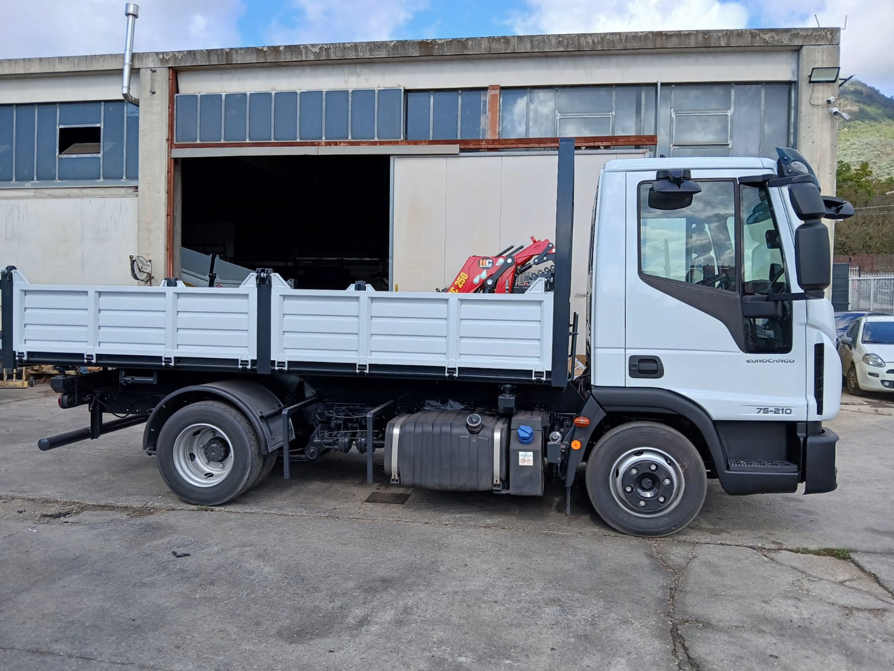 Tipper IVECO EUROCARGO 75-210: picture 19