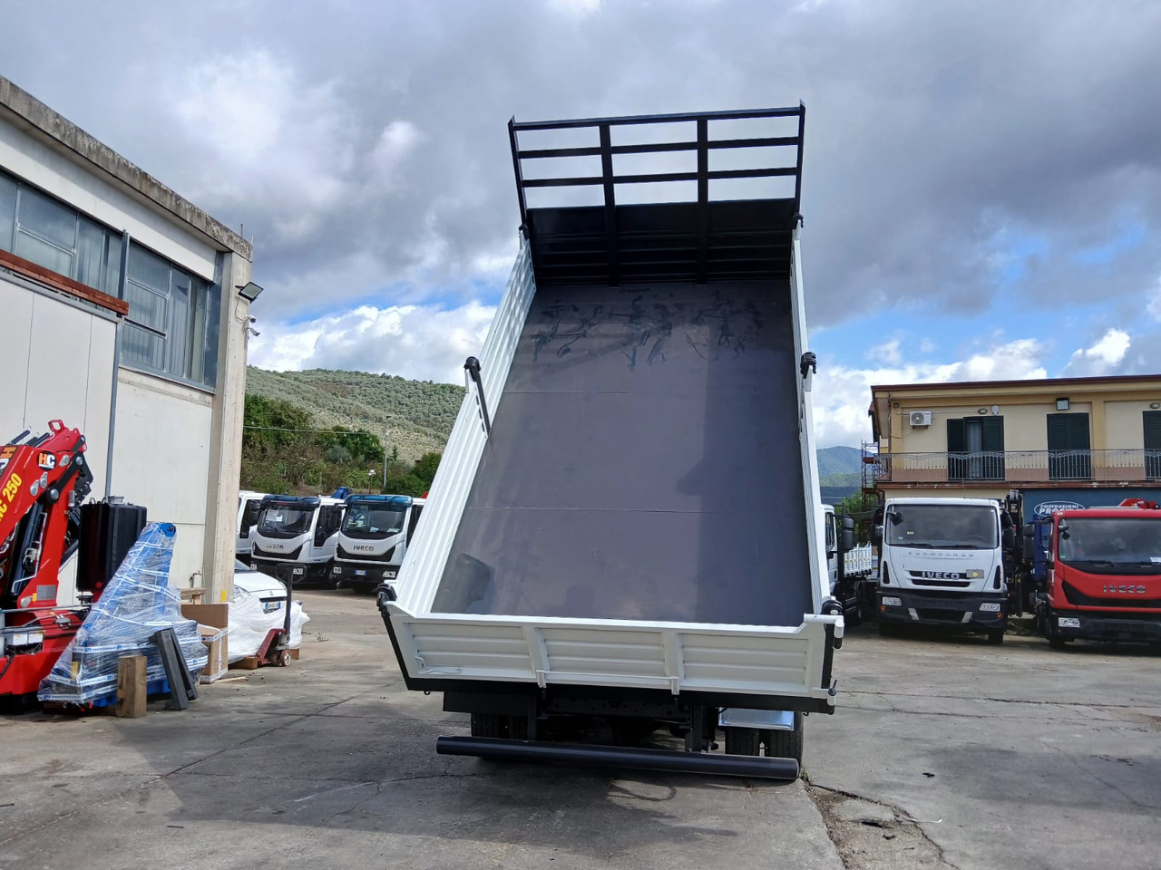 Tipper IVECO EUROCARGO 75-210: picture 38