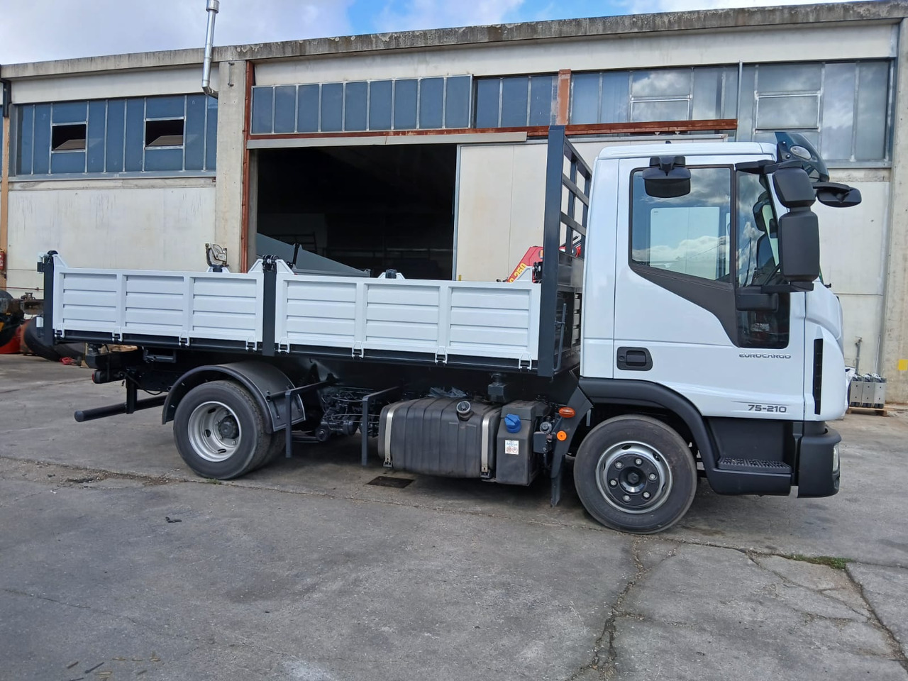 Tipper IVECO EUROCARGO 75-210: picture 20
