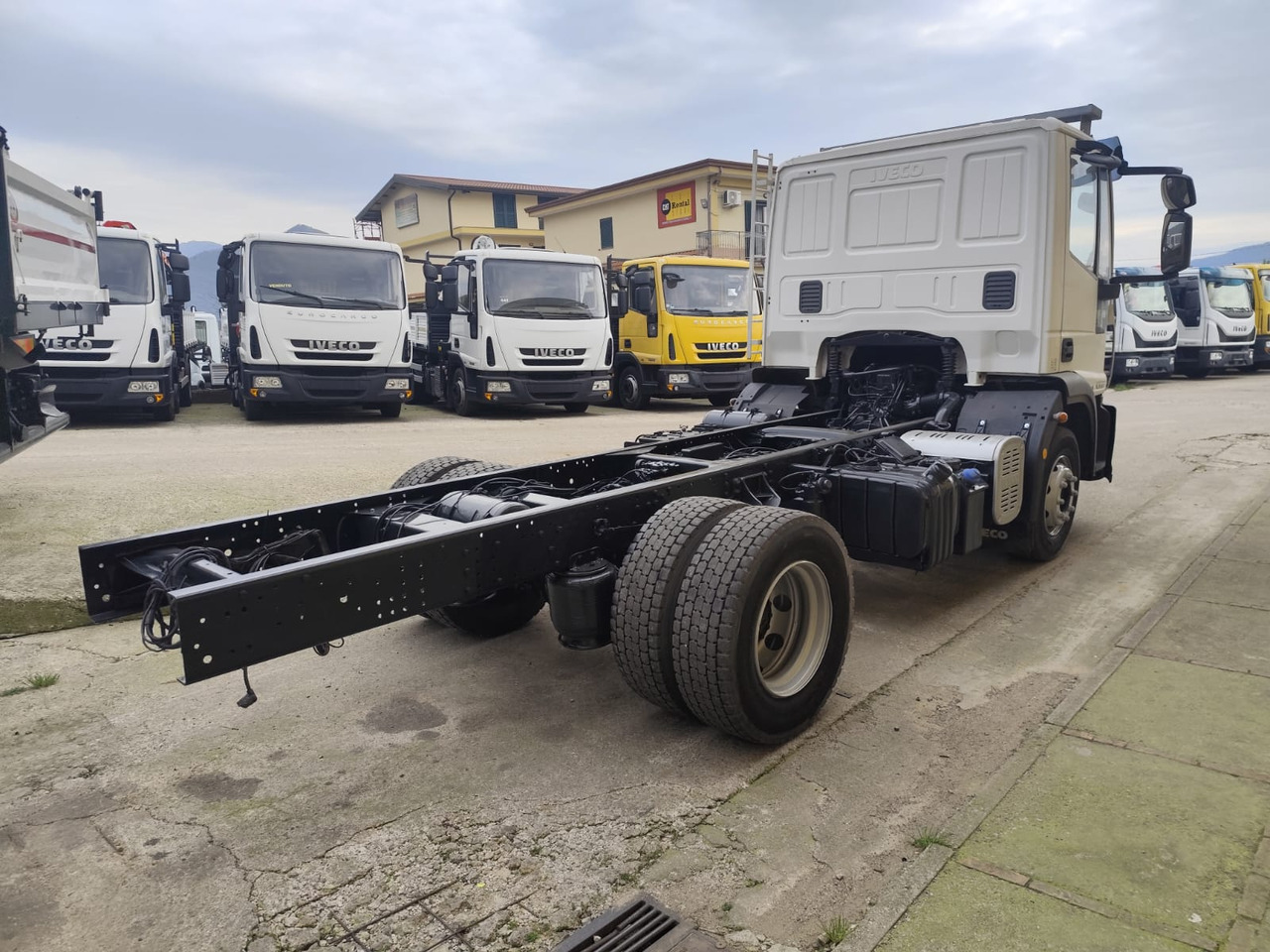 Tipper IVECO EUROCARGO ML140E18: picture 9