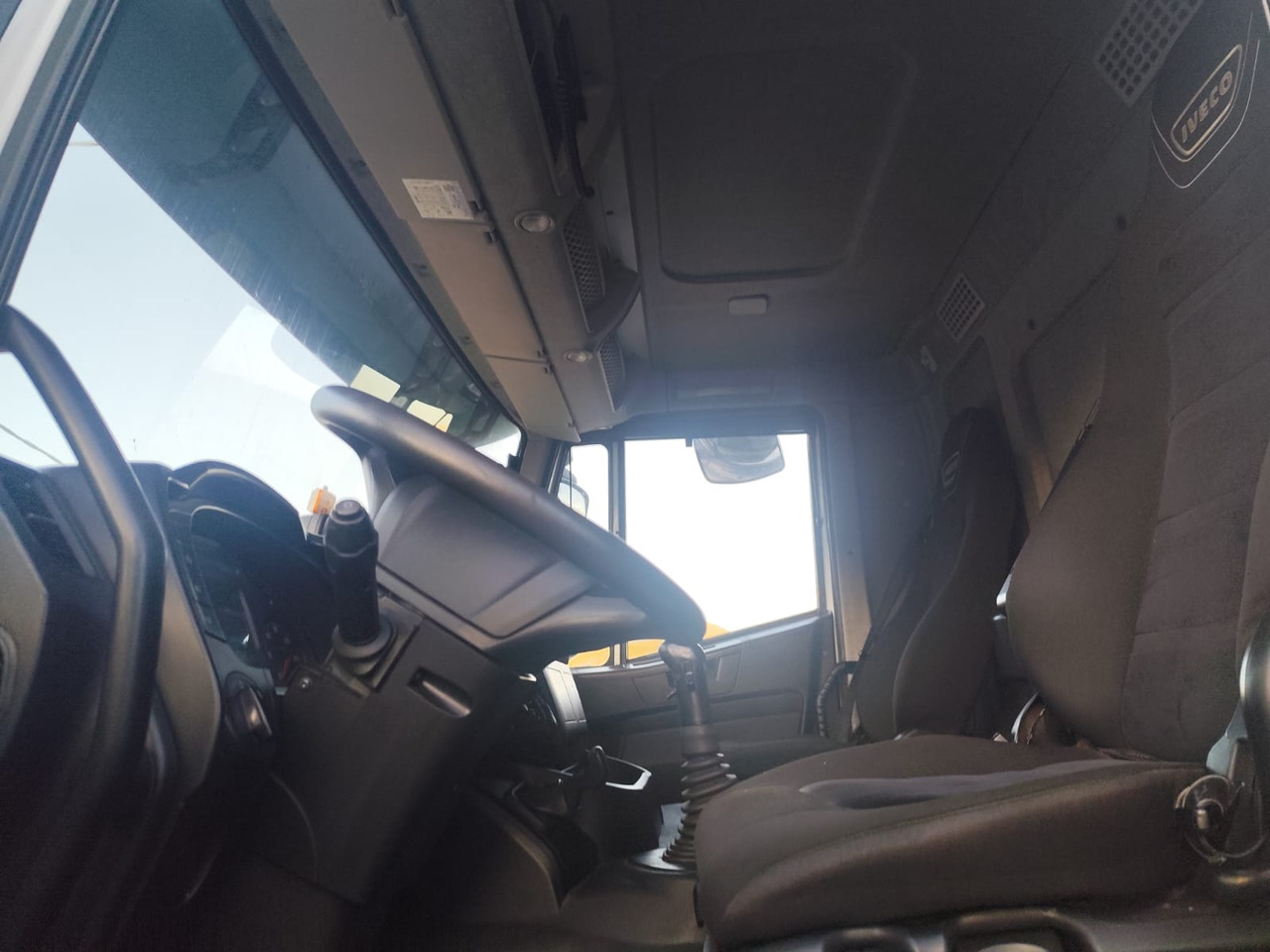 IVECO STRALIS AD 260S31 XP - Cab chassis truck: picture 5 IVECO STRALIS AD 260S31 XP - Cab chassis truck: picture 5