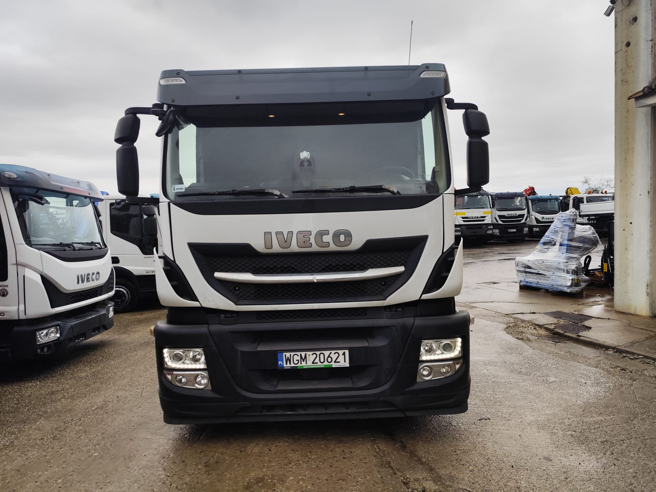 Crane truck IVECO STRALIS AD 260S31 XP: picture 32