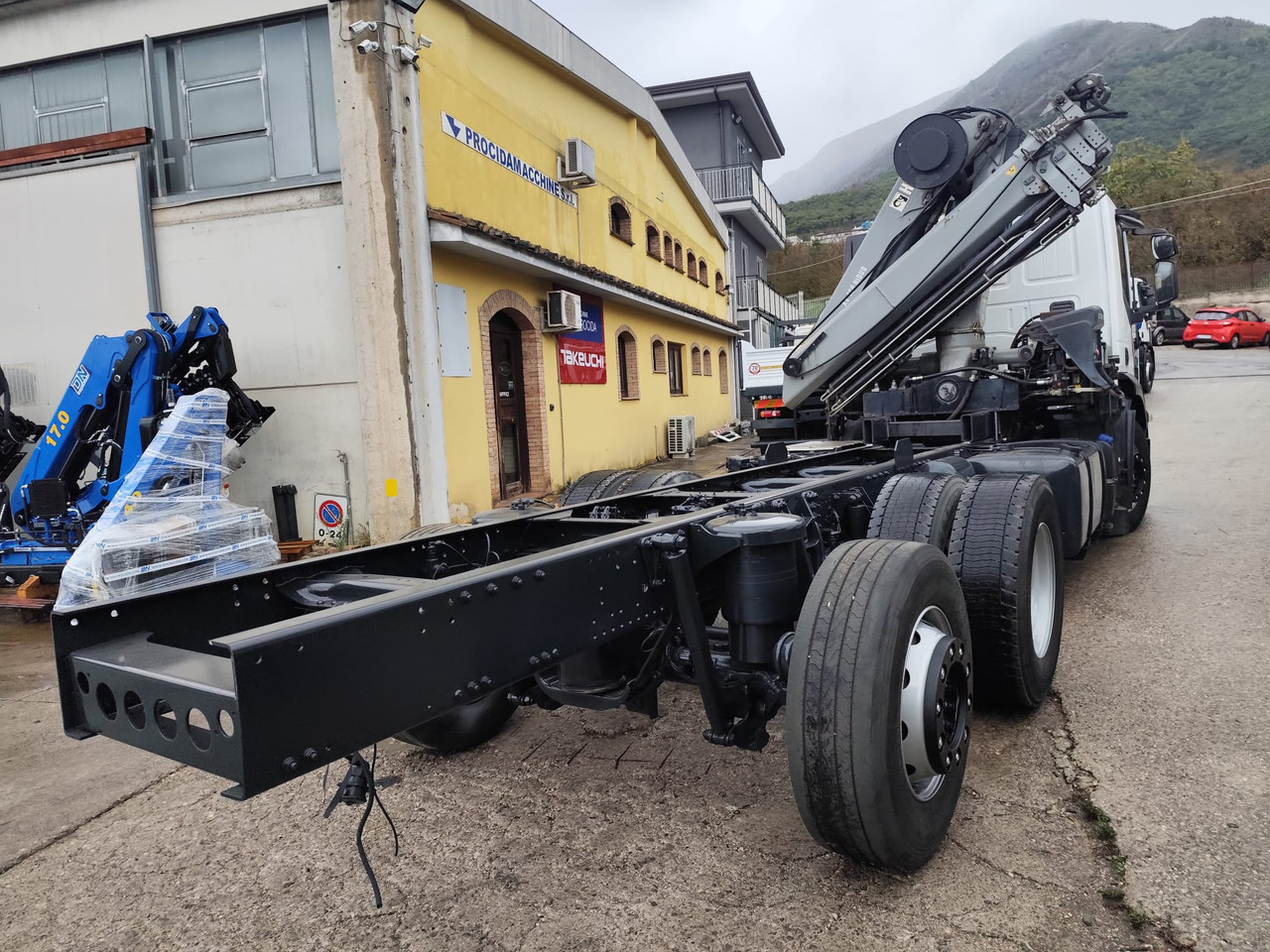 Crane truck IVECO STRALIS AD 260S31 XP: picture 23