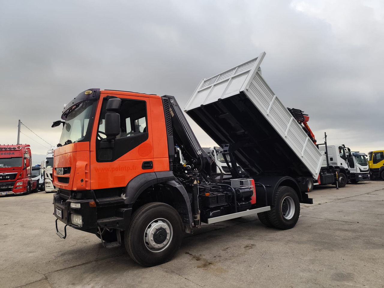 IVECO TRAKKER 190T36 - Crane truck, Tipper: picture 1 IVECO TRAKKER 190T36 - Crane truck, Tipper: picture 1