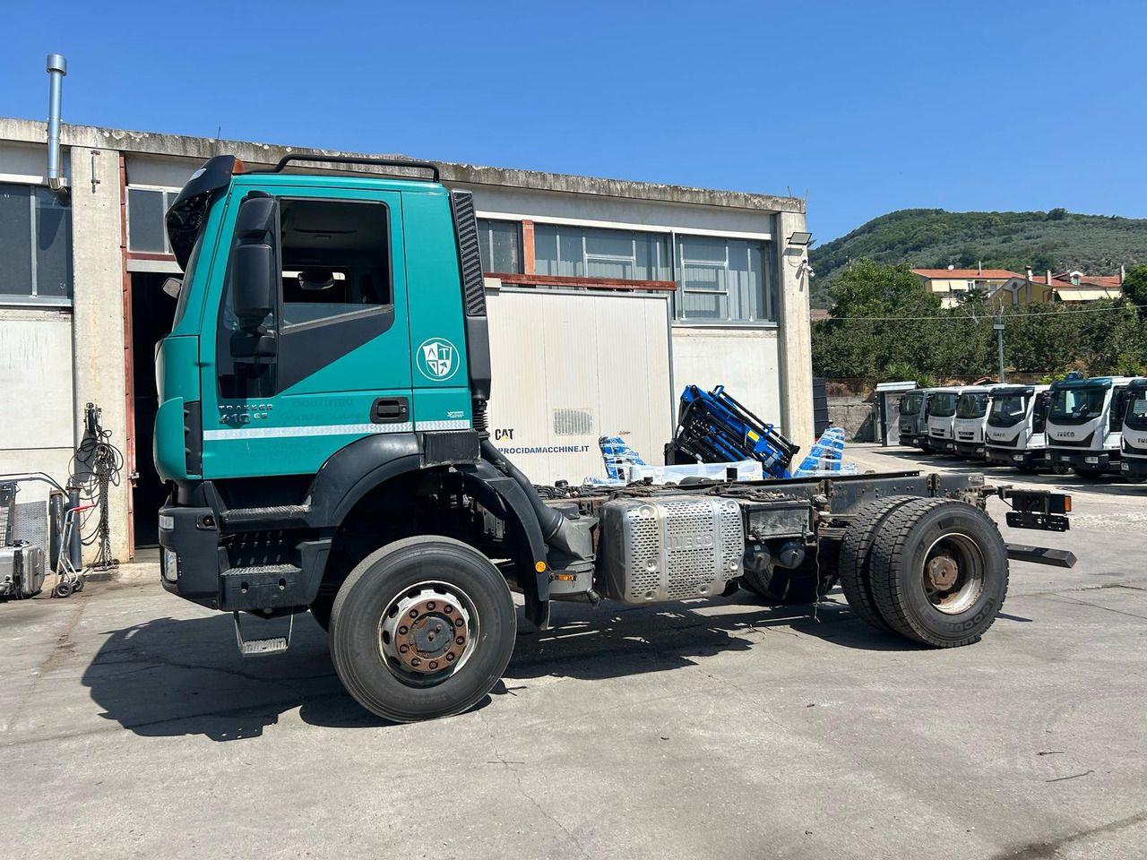 IVECO TRAKKER 190T41 - Cab chassis truck: picture 2 IVECO TRAKKER 190T41 - Cab chassis truck: picture 2