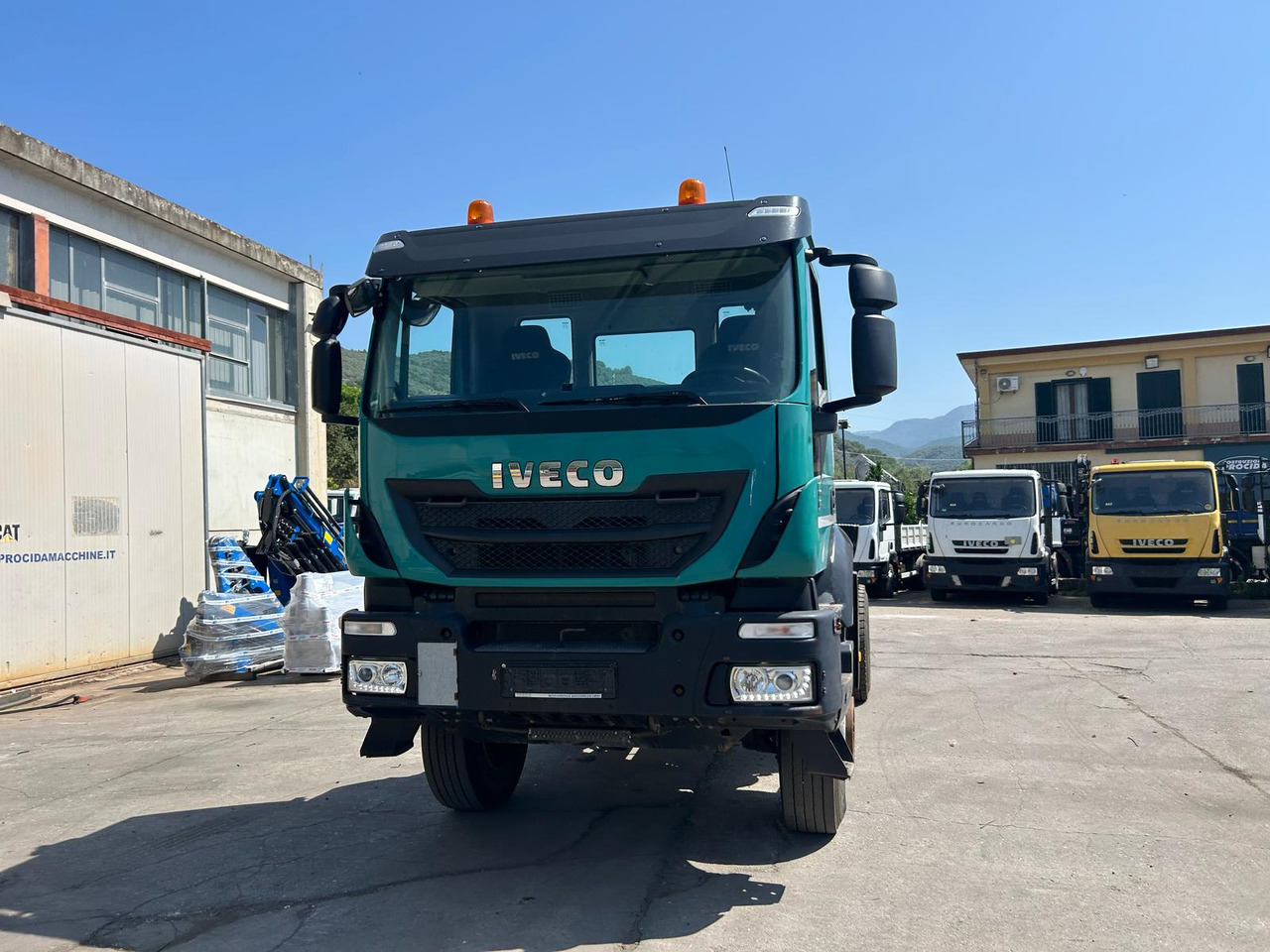 IVECO TRAKKER 190T41 - Cab chassis truck: picture 5 IVECO TRAKKER 190T41 - Cab chassis truck: picture 5