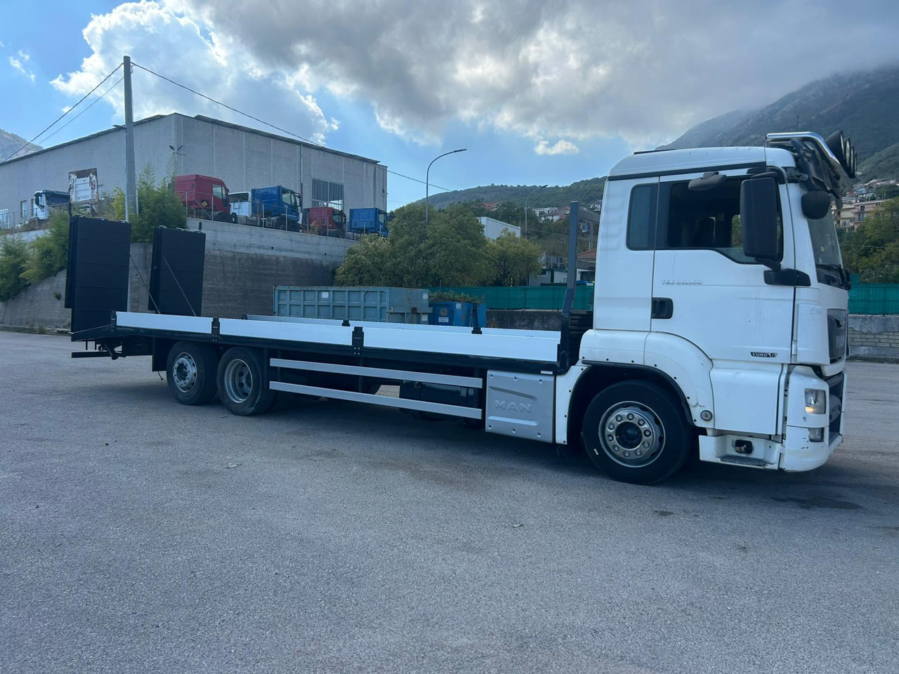 Dropside/ Flatbed truck MAN TGS 26.360: picture 12
