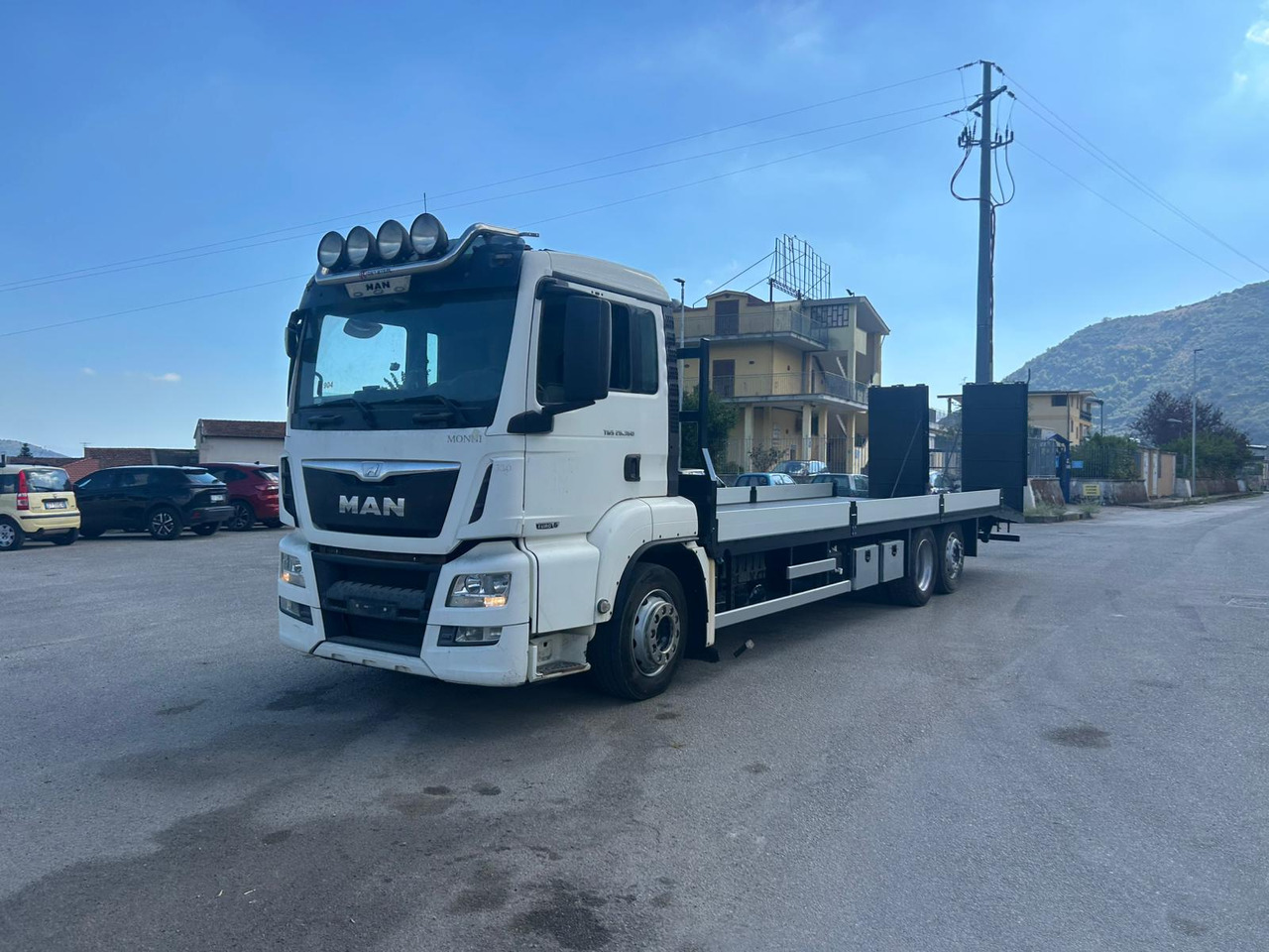 MAN TGS 26.360 - Dropside/ Flatbed truck: picture 1 MAN TGS 26.360 - Dropside/ Flatbed truck: picture 1