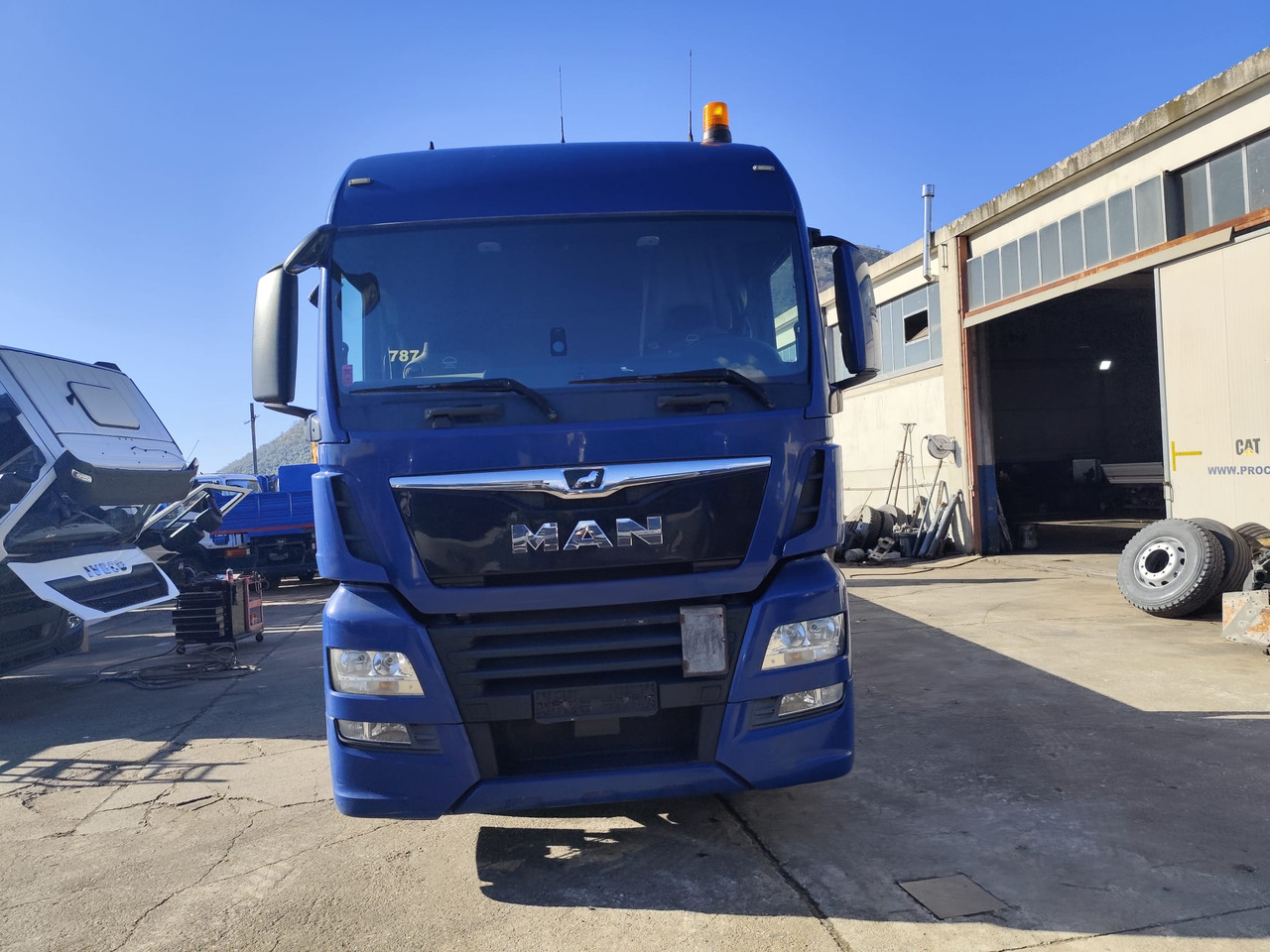 Dropside/ Flatbed truck MAN TGX 26.420: picture 24