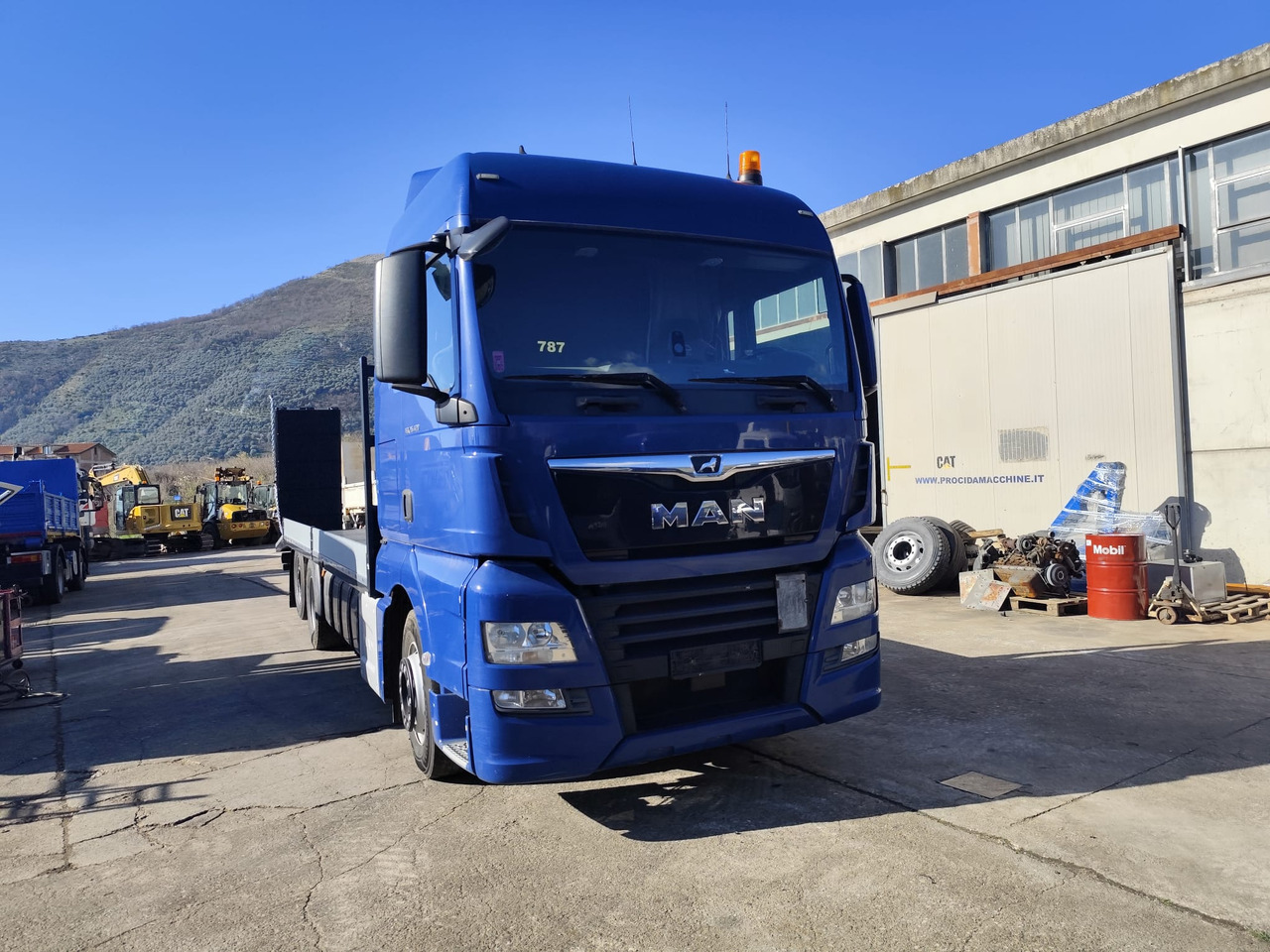 Dropside/ Flatbed truck MAN TGX 26.420: picture 25