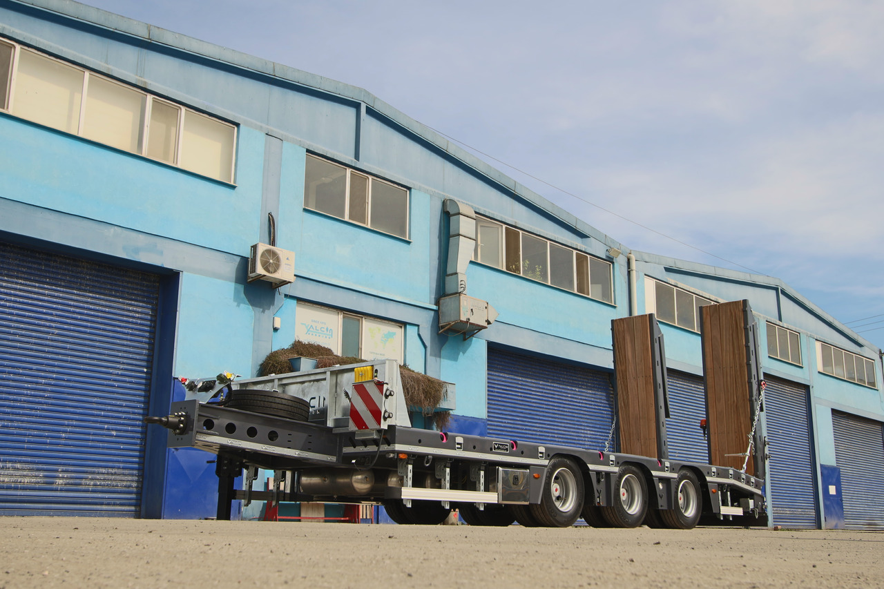 YALCIN 3 ESSIEUX CENTRAUX - Low loader trailer: picture 1 YALCIN 3 ESSIEUX CENTRAUX - Low loader trailer: picture 1