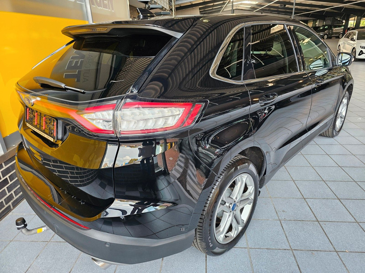 Ford Edge Titanium 4x4 AHK ACC SchiebeDach Navi LED - SUV: picture 2 Ford Edge Titanium 4x4 AHK ACC SchiebeDach Navi LED - SUV: picture 2