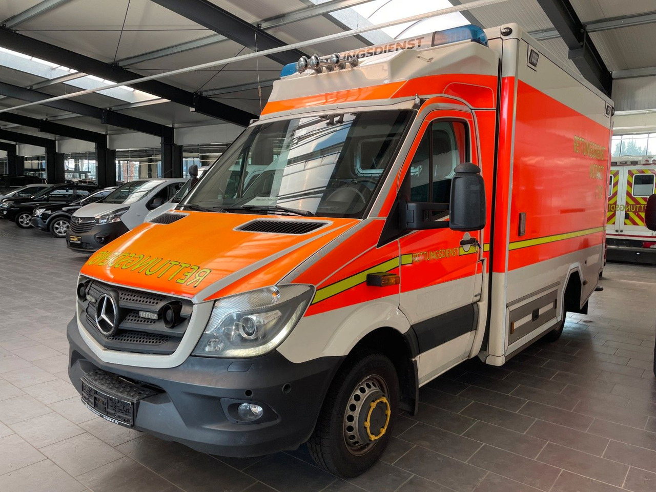 Mercedes-Benz Sprinter II Rettungswagen 519 CDI - Ambulance: picture 2 Mercedes-Benz Sprinter II Rettungswagen 519 CDI - Ambulance: picture 2