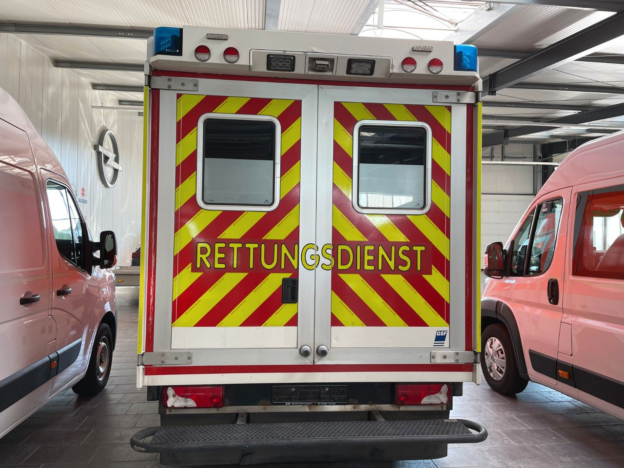 Mercedes-Benz Sprinter II Rettungswagen 519 CDI - Ambulance: picture 3 Mercedes-Benz Sprinter II Rettungswagen 519 CDI - Ambulance: picture 3