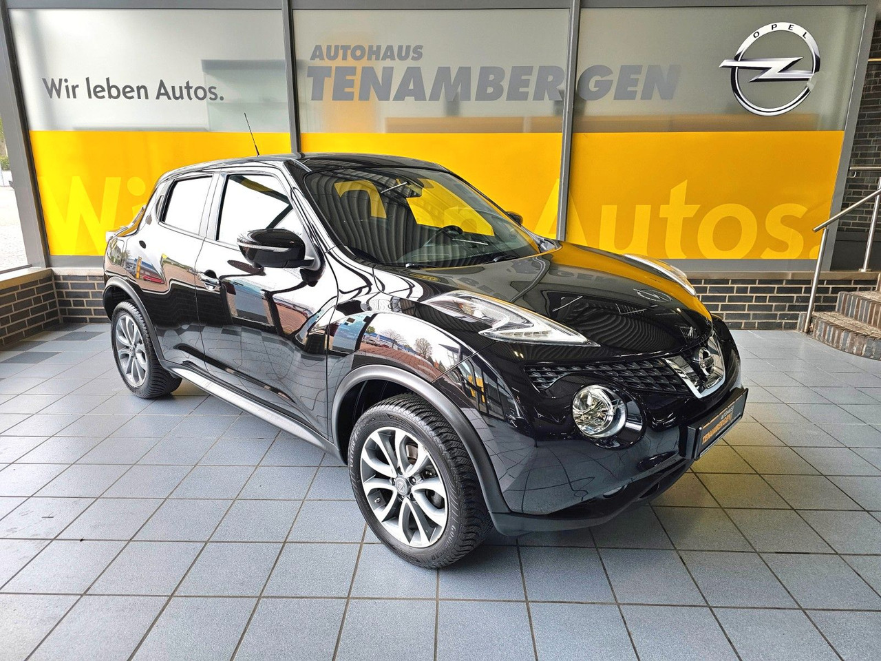 Nissan Juke 1.2 DIG-T 360 / Navi / Ganzjahresreifen - SUV: picture 1 Nissan Juke 1.2 DIG-T 360 / Navi / Ganzjahresreifen - SUV: picture 1