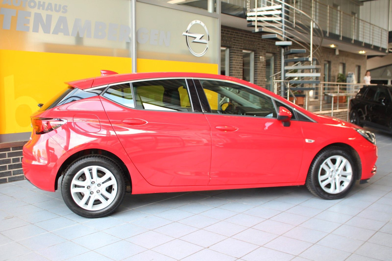 Opel Astra K Lim. Innovation Navi Voll-LED Kamera - Saloon car: picture 3 Opel Astra K Lim. Innovation Navi Voll-LED Kamera - Saloon car: picture 3