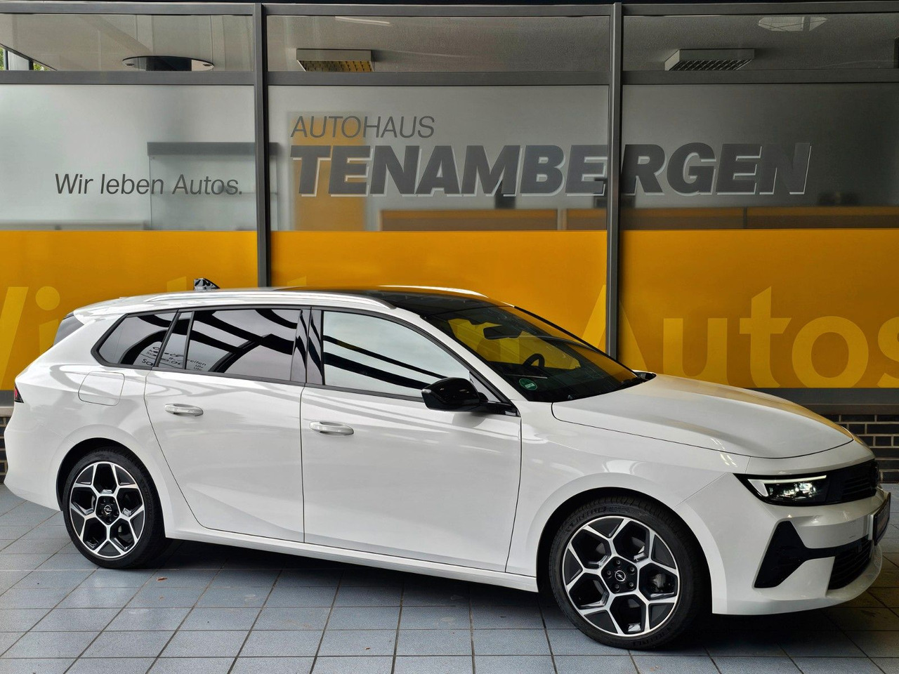 Opel Astra L 1.5 Ultimate Schiebedach Memory ACC AHK - Estate car: picture 1 Opel Astra L 1.5 Ultimate Schiebedach Memory ACC AHK - Estate car: picture 1
