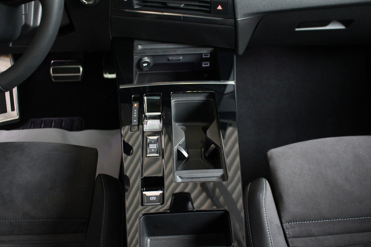 Saloon car Opel Astra L 5-trg. Ultimate Schiebedach Alcantara: picture 16