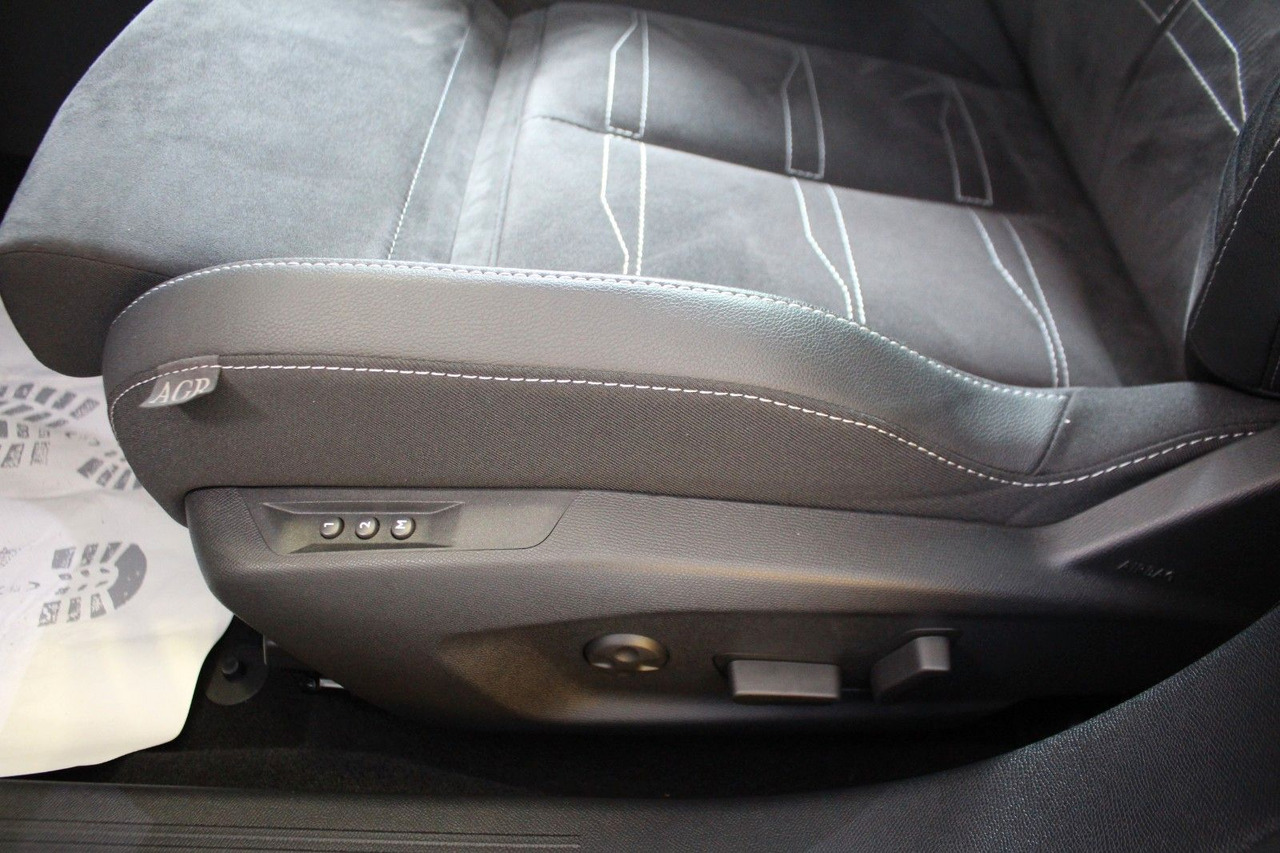 Saloon car Opel Astra L 5-trg. Ultimate Schiebedach Alcantara: picture 11