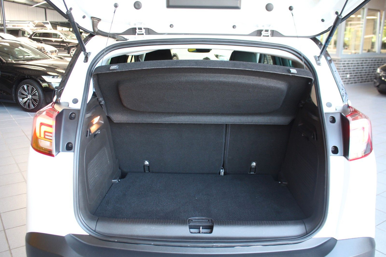Saloon car Opel Crossland (X) Innovation AT-6 Sitz- & Lenkradhzg: picture 12
