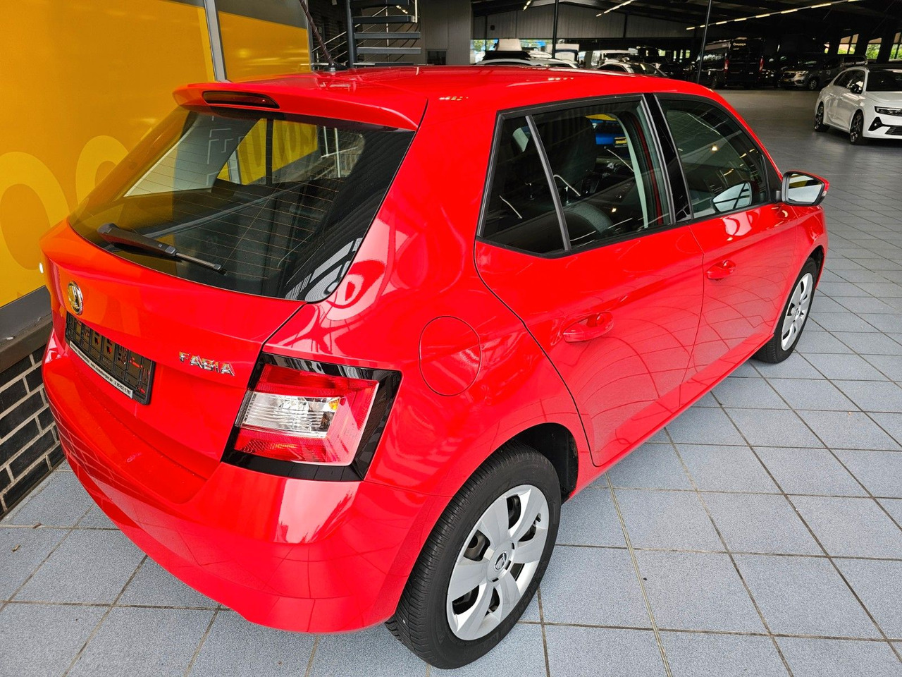 Skoda Fabia Cool Edition SHZ USB - Car: picture 3 Skoda Fabia Cool Edition SHZ USB - Car: picture 3