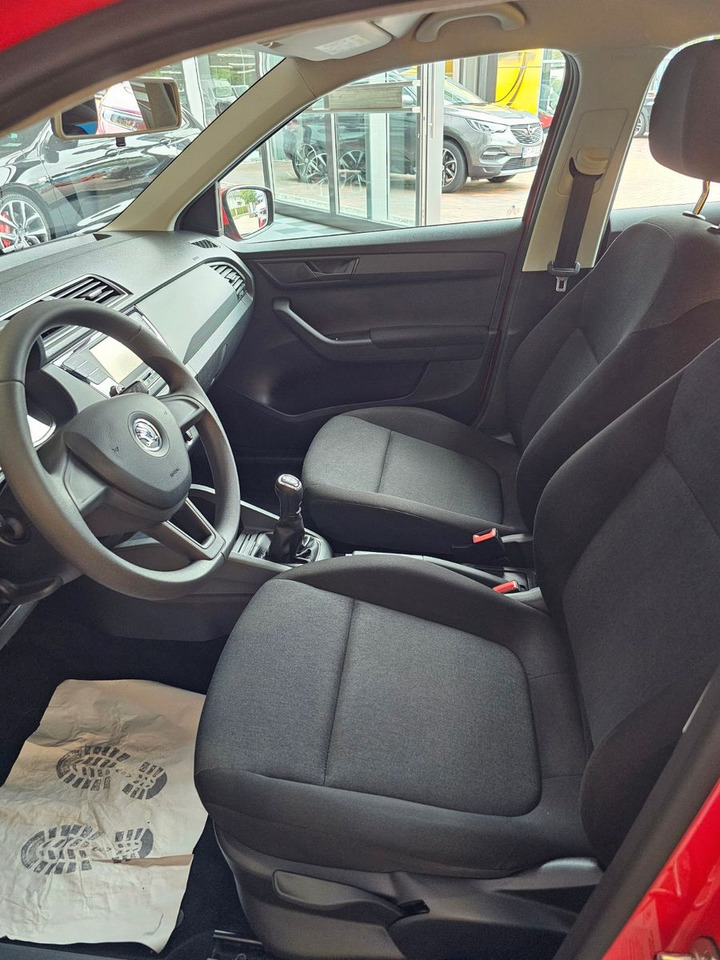 Skoda Fabia Cool Edition SHZ USB - Car: picture 4 Skoda Fabia Cool Edition SHZ USB - Car: picture 4