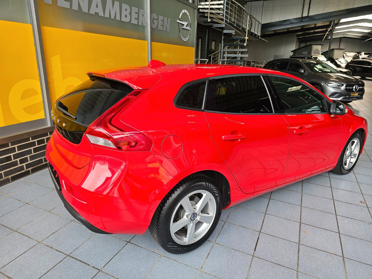 Volvo V40 You! Xenon Sitzheizung Freisprecheinrichtung - Saloon car: picture 3 Volvo V40 You! Xenon Sitzheizung Freisprecheinrichtung - Saloon car: picture 3