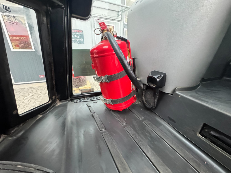 Wheel loader Caterpillar 906M Cat 906M: picture 18 Wheel loader Caterpillar 906M Cat 906M: picture 18