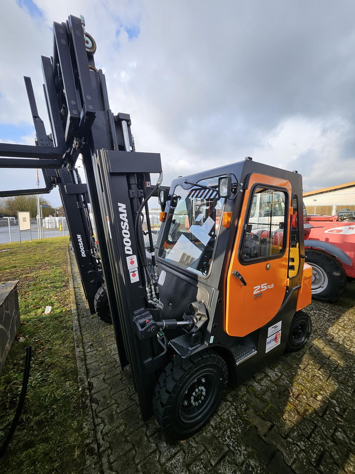 Doosan G25GP - LPG forklift: picture 1 Doosan G25GP - LPG forklift: picture 1