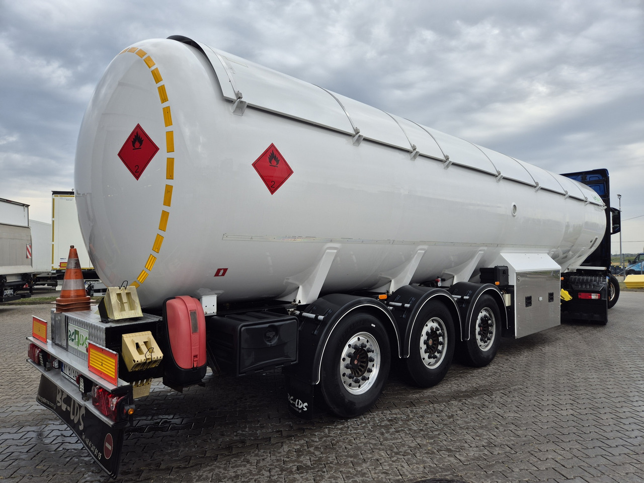 BC-LDS EMERSON/ propane/ butane/ lpg/ gpl - Tanker semi-trailer: picture 1 BC-LDS EMERSON/ propane/ butane/ lpg/ gpl - Tanker semi-trailer: picture 1