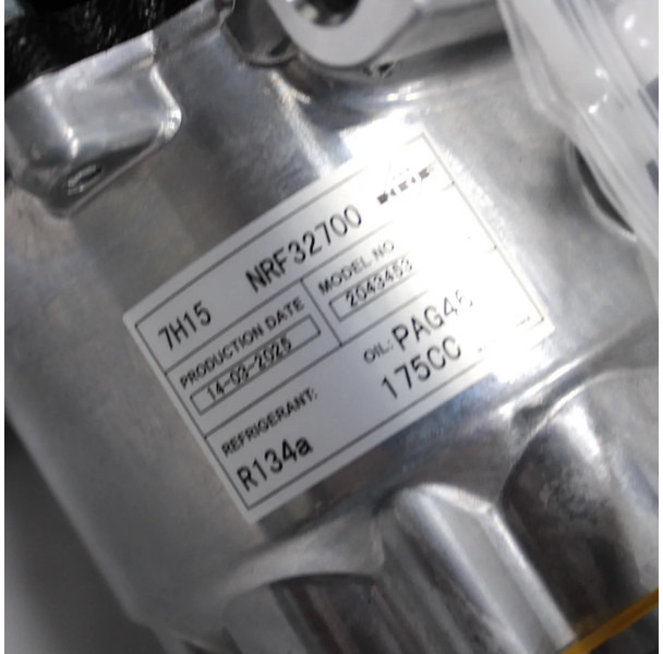 Volvo / Renault Airco Compressor 20587125 | 7482704531 Nieuw! - AC compressor for Truck: picture 3 Volvo / Renault Airco Compressor 20587125 | 7482704531 Nieuw! - AC compressor for Truck: picture 3