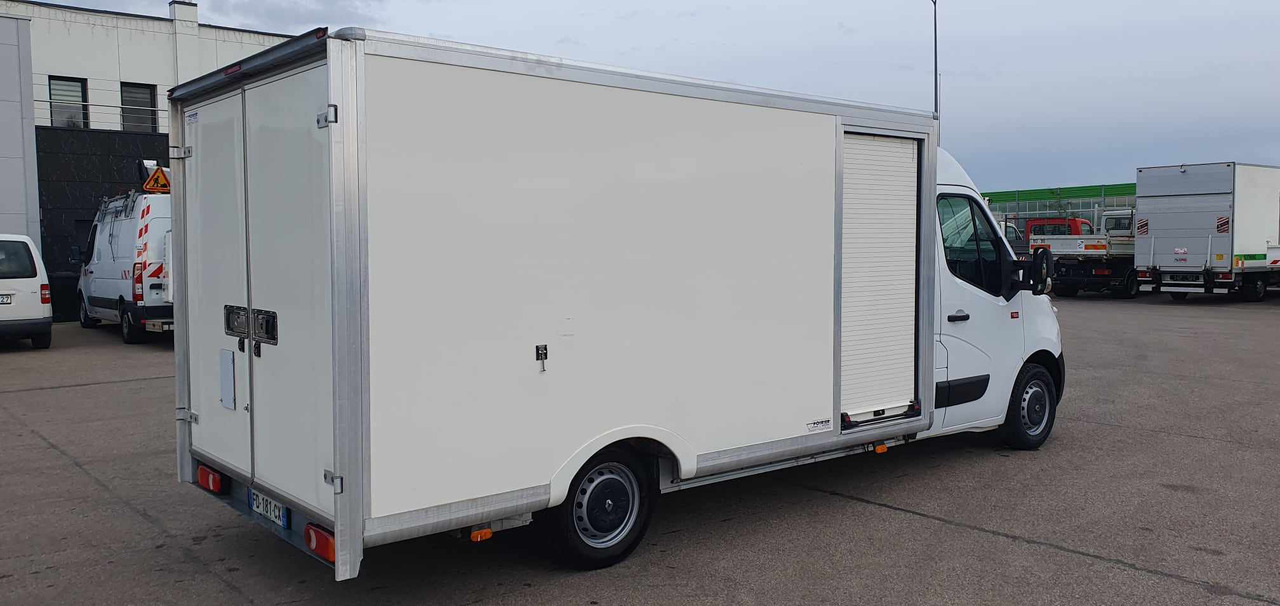RENAULT Master - Isothermal truck: picture 2 RENAULT Master - Isothermal truck: picture 2
